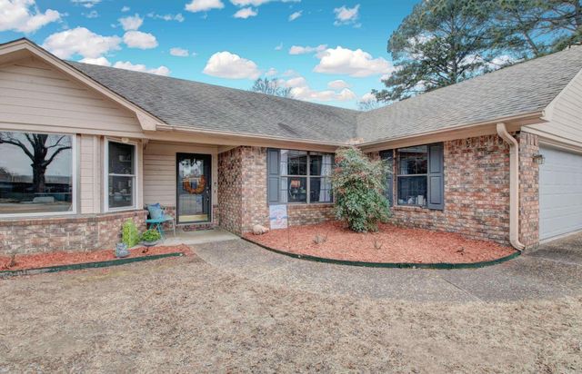 4 Riviera Drive, Conway, AR 72034