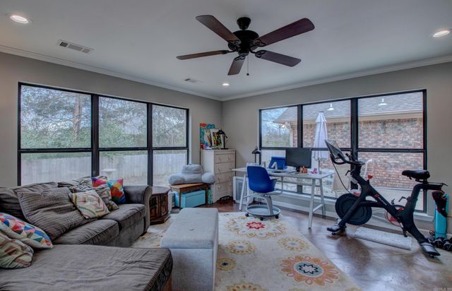 4 Riviera Drive, Conway, AR 72034