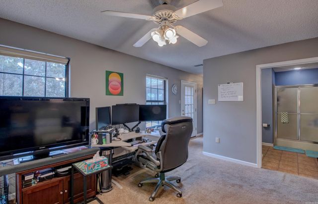 4 Riviera Drive, Conway, AR 72034