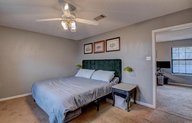 4 Riviera Drive, Conway, AR 72034