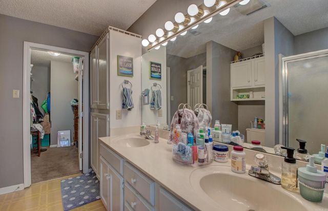 4 Riviera Drive, Conway, AR 72034