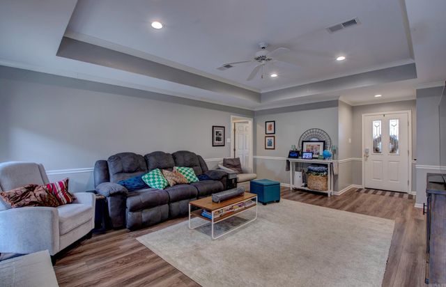 4 Riviera Drive, Conway, AR 72034