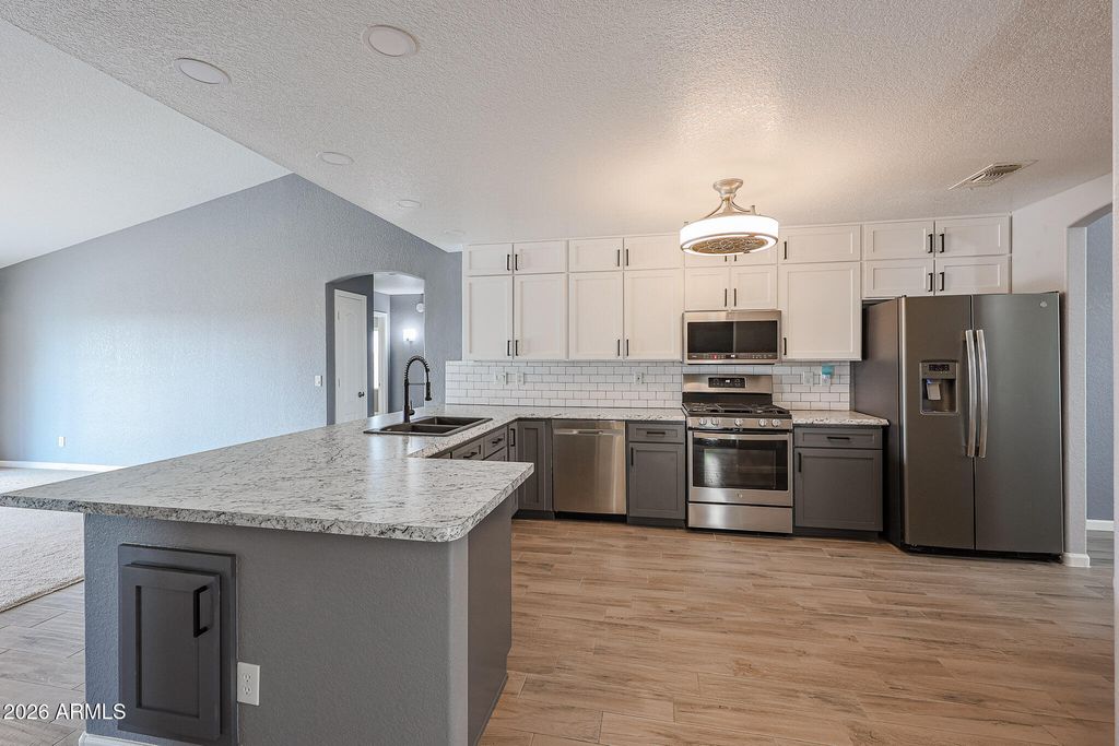 11059 W IRMA Lane, Peoria, AZ 85373 — photo 2