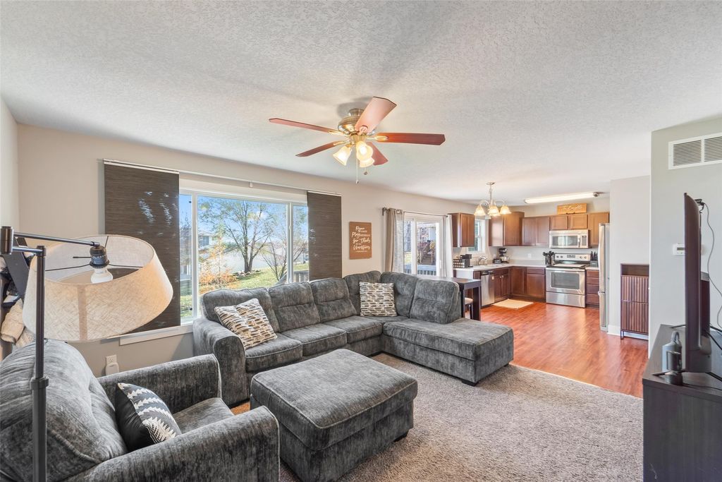 2880 Park Place, Norwalk, IA 50211