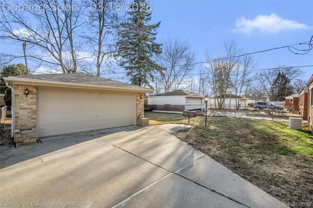 29699 Brown Court, Garden City, MI 48135