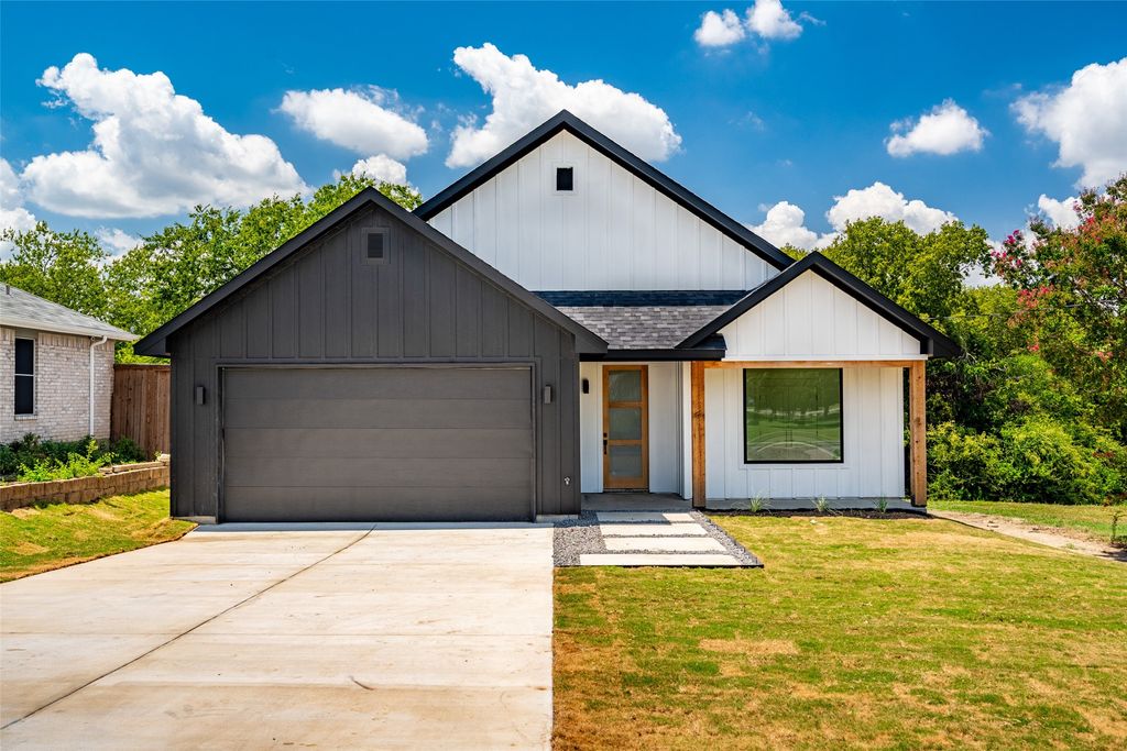 1017 Cedarcrest Drive, Mesquite, TX 75149