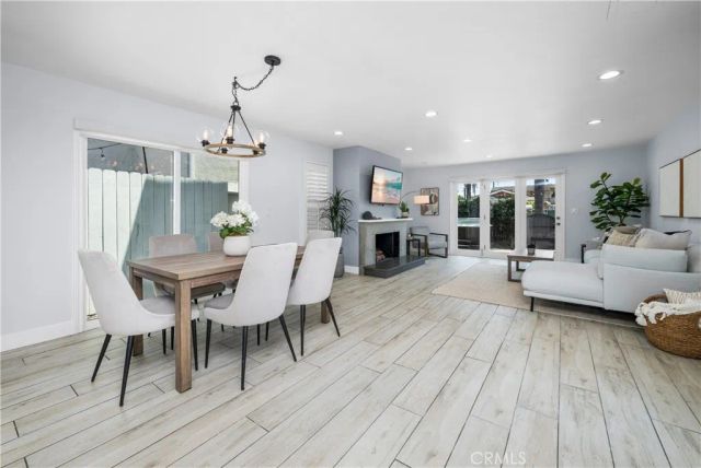 215 Knoxville Avenue, Huntington Beach, CA 92648