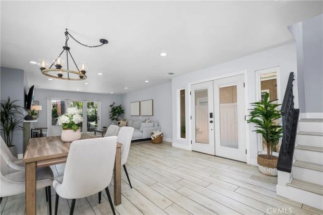 215 Knoxville Avenue, Huntington Beach, CA 92648