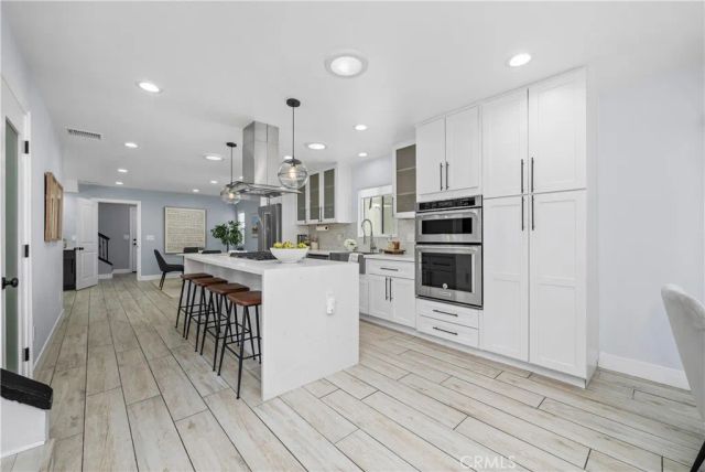 215 Knoxville Avenue, Huntington Beach, CA 92648