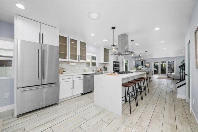 215 Knoxville Avenue, Huntington Beach, CA 92648