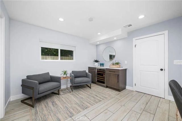 215 Knoxville Avenue, Huntington Beach, CA 92648