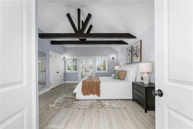 215 Knoxville Avenue, Huntington Beach, CA 92648