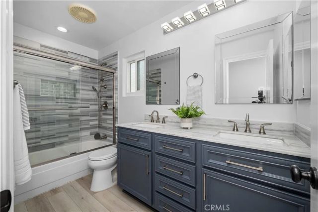 215 Knoxville Avenue, Huntington Beach, CA 92648