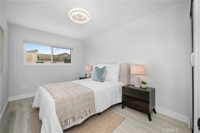 215 Knoxville Avenue, Huntington Beach, CA 92648