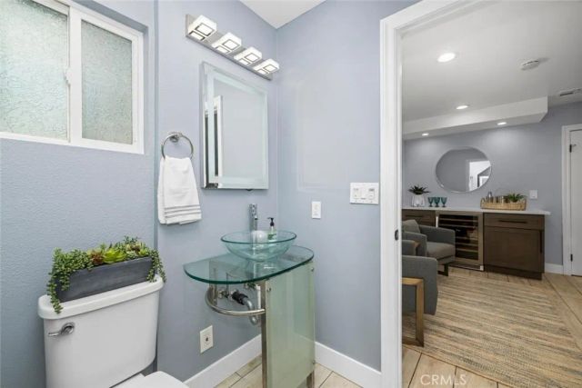 215 Knoxville Avenue, Huntington Beach, CA 92648
