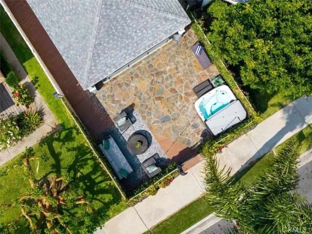 215 Knoxville Avenue, Huntington Beach, CA 92648