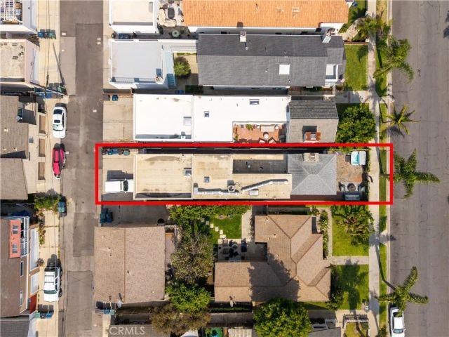 215 Knoxville Avenue, Huntington Beach, CA 92648