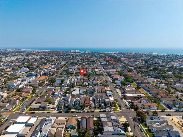 215 Knoxville Avenue, Huntington Beach, CA 92648