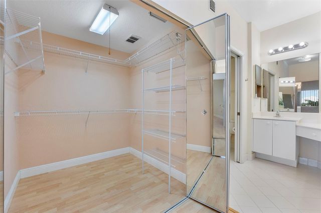 7765 Yardley Dr 403, Fort Lauderdale, FL 33321