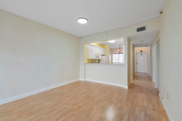 7765 Yardley Dr 403, Fort Lauderdale, FL 33321