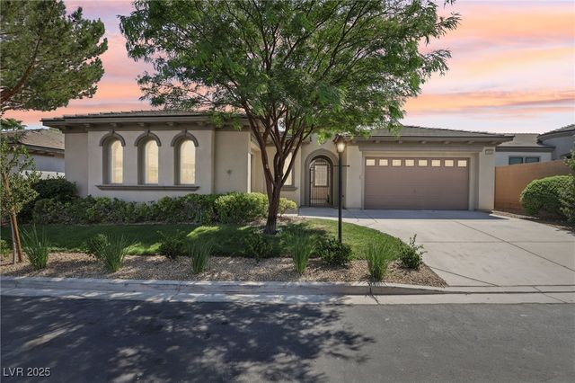 10555 Garden Rose Drive, Las Vegas, NV 89135