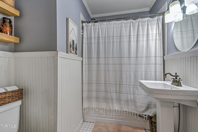 197 Woodland Drive, Johnson City, TN 37601