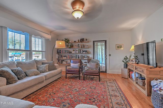 197 Woodland Drive, Johnson City, TN 37601