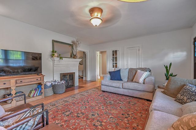 197 Woodland Drive, Johnson City, TN 37601