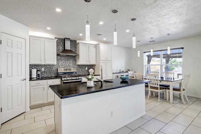 1511 21ST Avenue SE, Rio Rancho, NM 87124