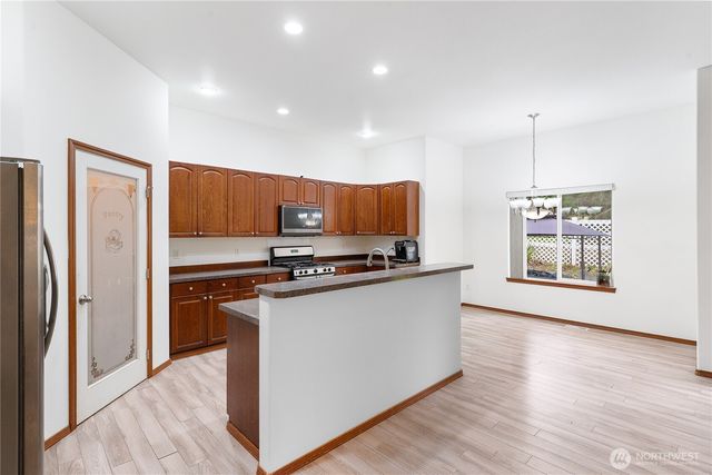 15428 SE 252nd Place, Covington, WA 98042