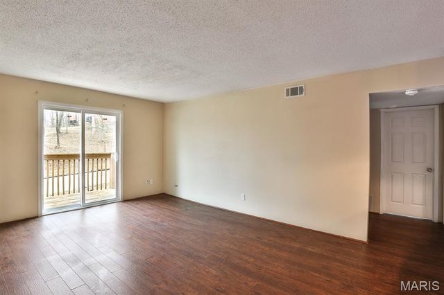 2800 Black Forest Drive C, Oakville, MO 63129