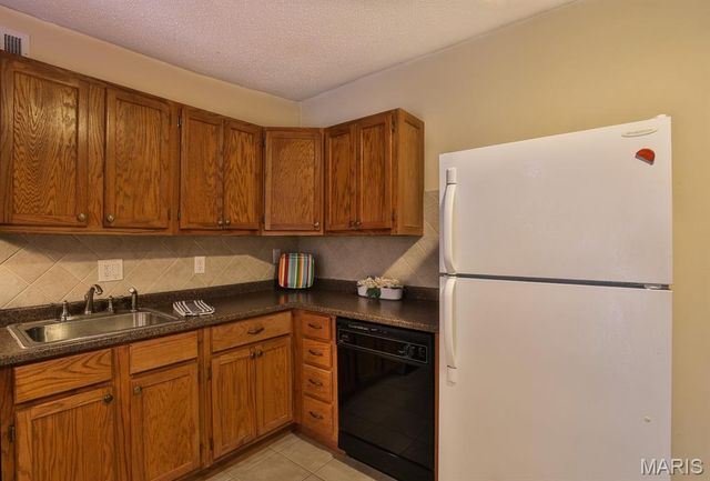 2800 Black Forest Drive C, Oakville, MO 63129