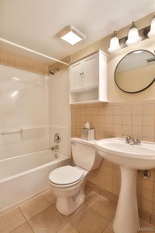 2800 Black Forest Drive C, Oakville, MO 63129