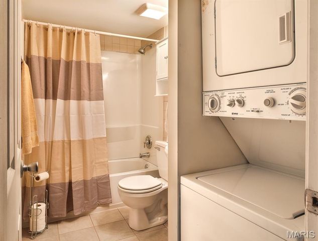 2800 Black Forest Drive C, Oakville, MO 63129