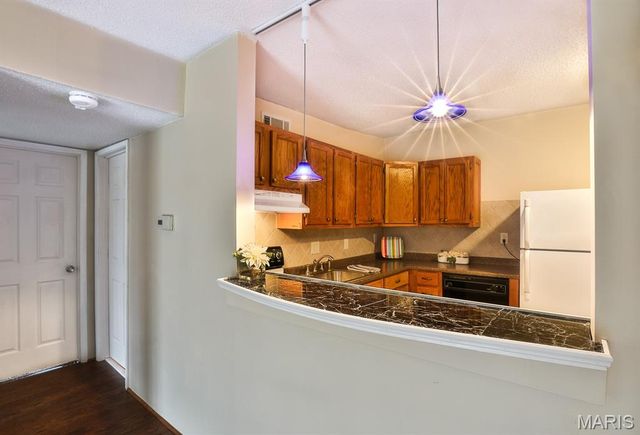 2800 Black Forest Drive C, Oakville, MO 63129