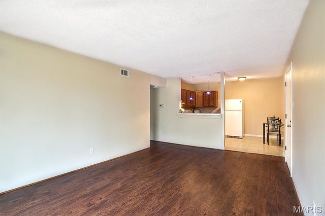 2800 Black Forest Drive C, Oakville, MO 63129