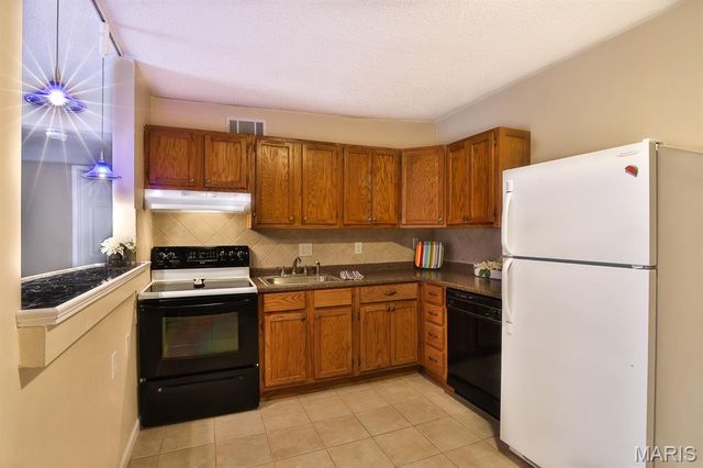 2800 Black Forest Drive C, Oakville, MO 63129