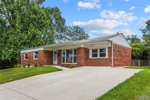 1124 Putter Lane, University City, MO 63132