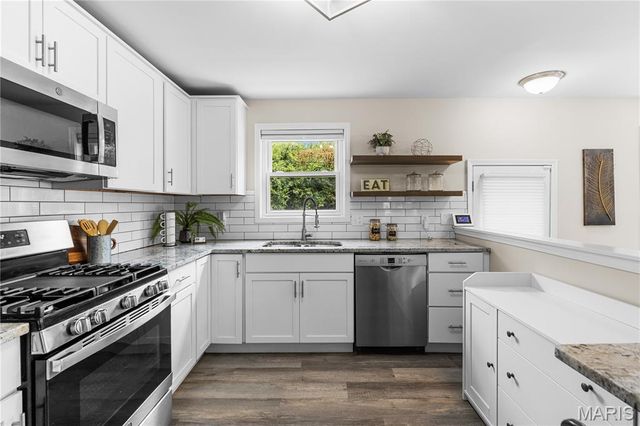 1124 Putter Lane, University City, MO 63132