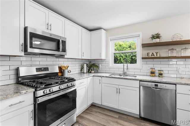 1124 Putter Lane, University City, MO 63132