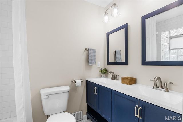 1124 Putter Lane, University City, MO 63132