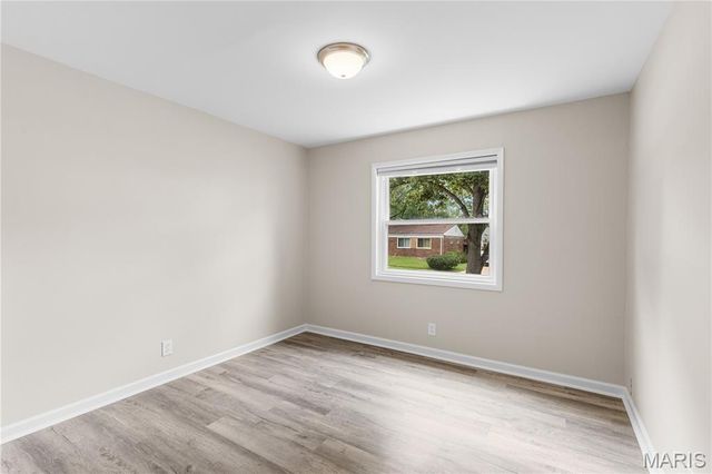 1124 Putter Lane, University City, MO 63132