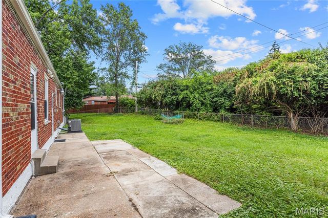 1124 Putter Lane, University City, MO 63132