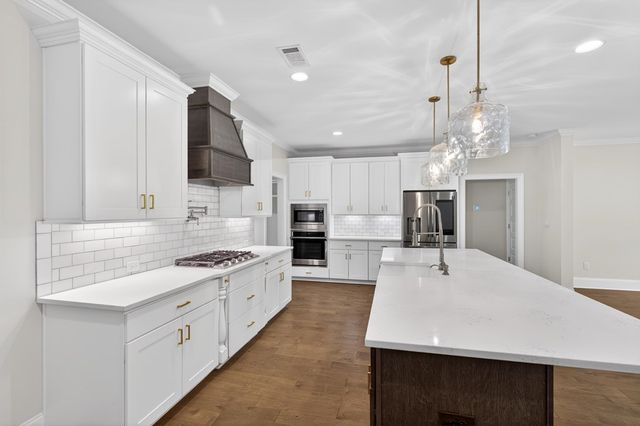 105 Charleston Mills, Midland City, AL 36350