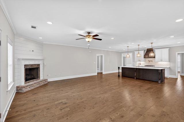 105 Charleston Mills, Midland City, AL 36350
