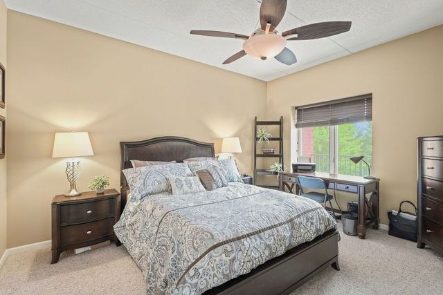 855 E 22nd Street 214, Lombard, IL 60148