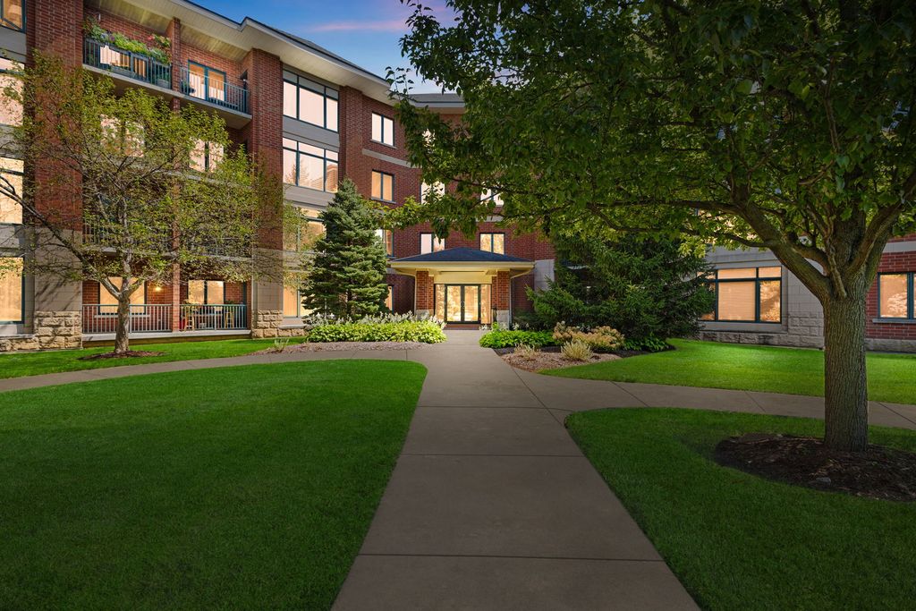 855 E 22nd Street 214, Lombard, IL 60148