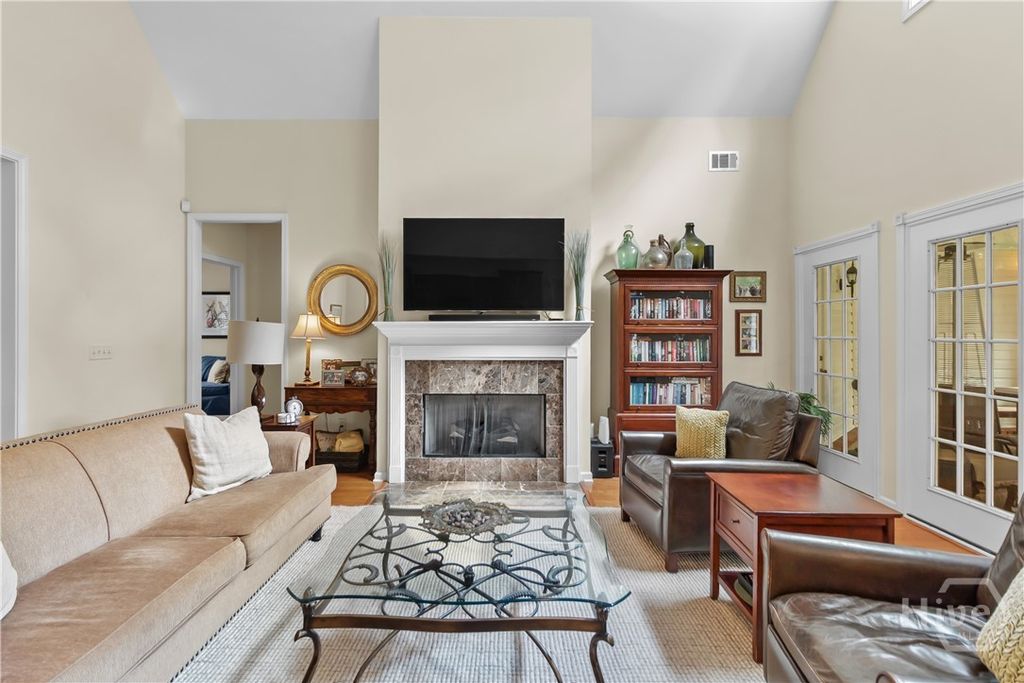 Image 11 of property listing at 430 Fancy Court, Richmond Hill, GA 31324