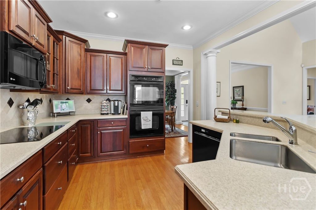 Image 16 of property listing at 430 Fancy Court, Richmond Hill, GA 31324