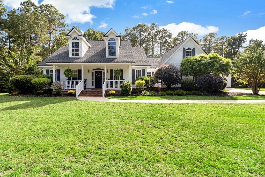 Image 3 of property listing at 430 Fancy Court, Richmond Hill, GA 31324